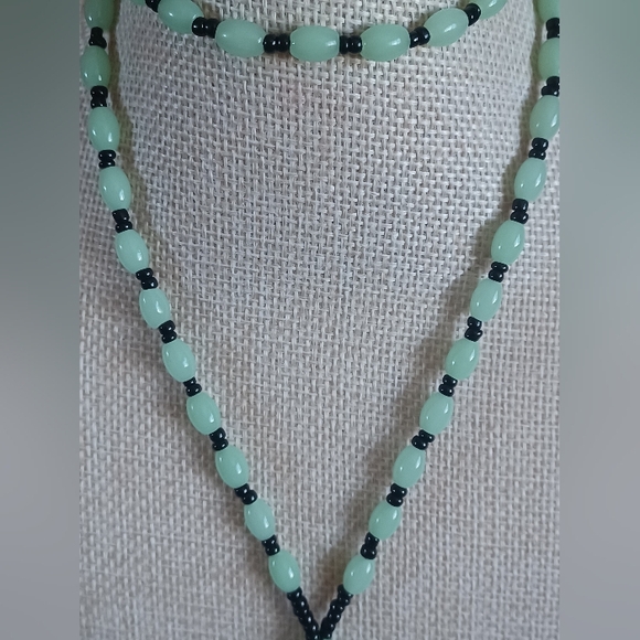 Carved Green Jade Pendant Necklace ✨️ - Picture 5 of 8